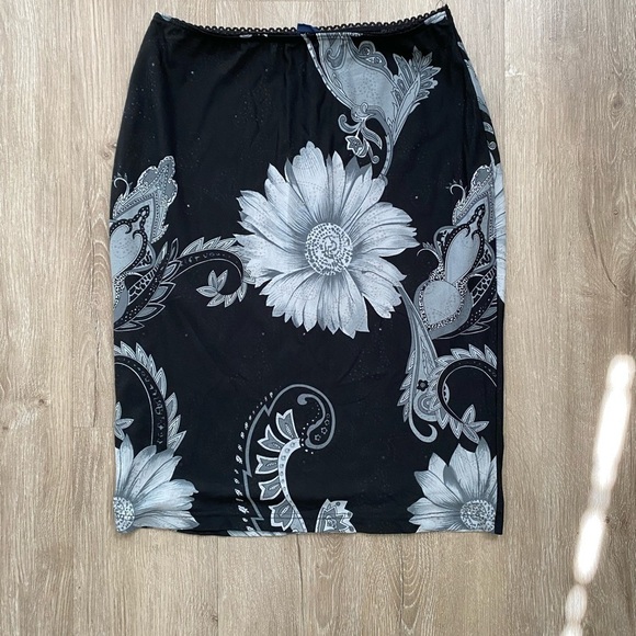 Vintage y2k Black Floral Sparky Print Mesh Knee Length Skirt Scalloped Hem - Picture 2 of 8